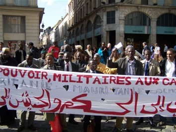 Déclaration et photos: Manifestation à Rouen -  du Front National pour la Défense de la Démocratie (FNDD) et le retour à la légalité constitutionnelle.