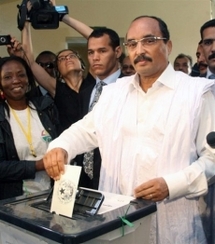 Mauritanie: cérémonie au stade pour l'investiture du général élu président