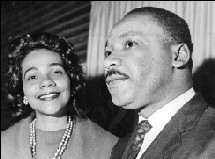 Coretta Scott King et son mari Martin Luther King le 9 décembre 1964 à Oslo, © AFP/Archives