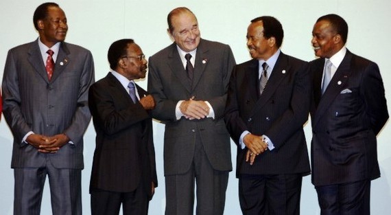 Jacques Chirac avec Blaise Compaoré, Omar Bongo, Paul Biya et Denis Sassou Nguesso, le 16 février 2007.