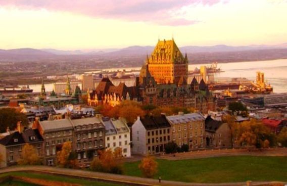 La ville de Québec. Un sommet sur fond de fronde.