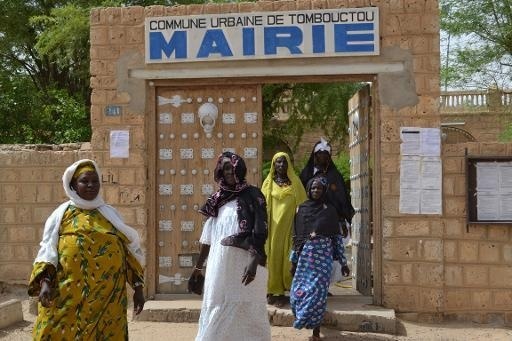 Des femmes quittent la mairie de Tombouctou, le 28 juillet 2013