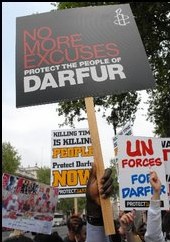 Des manifestants à Londres pour le Darfour.