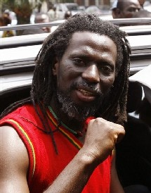 Le chanteur Tiken Jah Fakoly rentre en Côte d'Ivoire après cinq ans d'exil