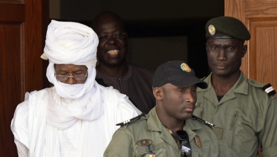 Sénégal: Hissène Habré comparaît de force à la reprise de son procès