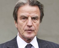 Bernard Kouchner se rend au Rwanda, un pas vers la réconciliation 