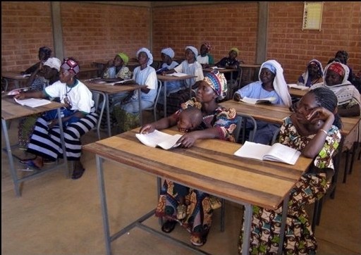 Journée de la femme: les productrices de beurre de karité s'émancipent par la lecture