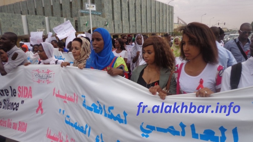 « Stop Sida ! », scandaient plusieurs jeunes à Nouakchott