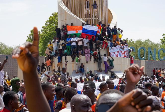 Coup d’Etat au Niger : la junte militaire agite le spectre d’un ennemi extérieur pour souder la population derrière elle