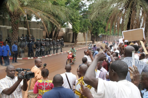 Tensions France-Mali : Paris et Bamako suspendent la délivrance de visas