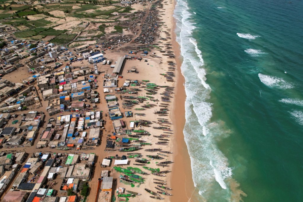 Les 168 migrants secourus par les Espagnols, et refoulés par la Mauritanie, débarquent au Sénégal