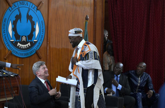 Au Sénégal, le pouvoir change de main mais les arrestations pour « offense » contre les dirigeants continuent