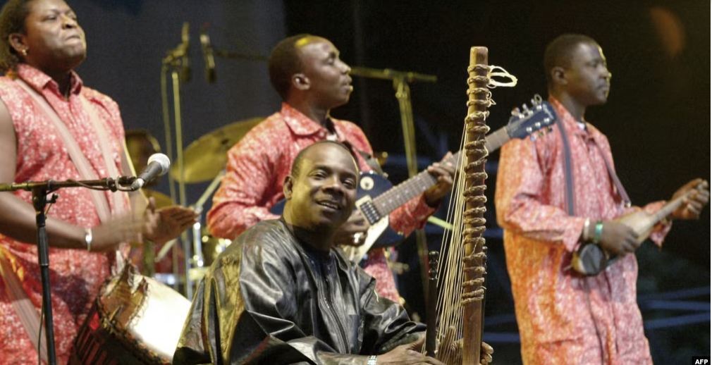 Décès du musicien malien Toumani Diabaté, un "maître de la kora"