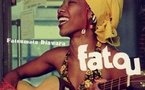 Fatoumata Diawara : Derrière la douceur mandingue, la rébellion .. "vidéo"