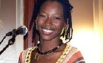 Fatoumata Diawara interprète le rôle de Karaba dans la comédie musicale 'Kirikou et Karaba'