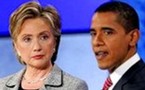 A un mois du premier caucus, dans l'Iowa, Hillary Rodham Clinton a encore durci le ton lundi envers son adversaire Barack Obama